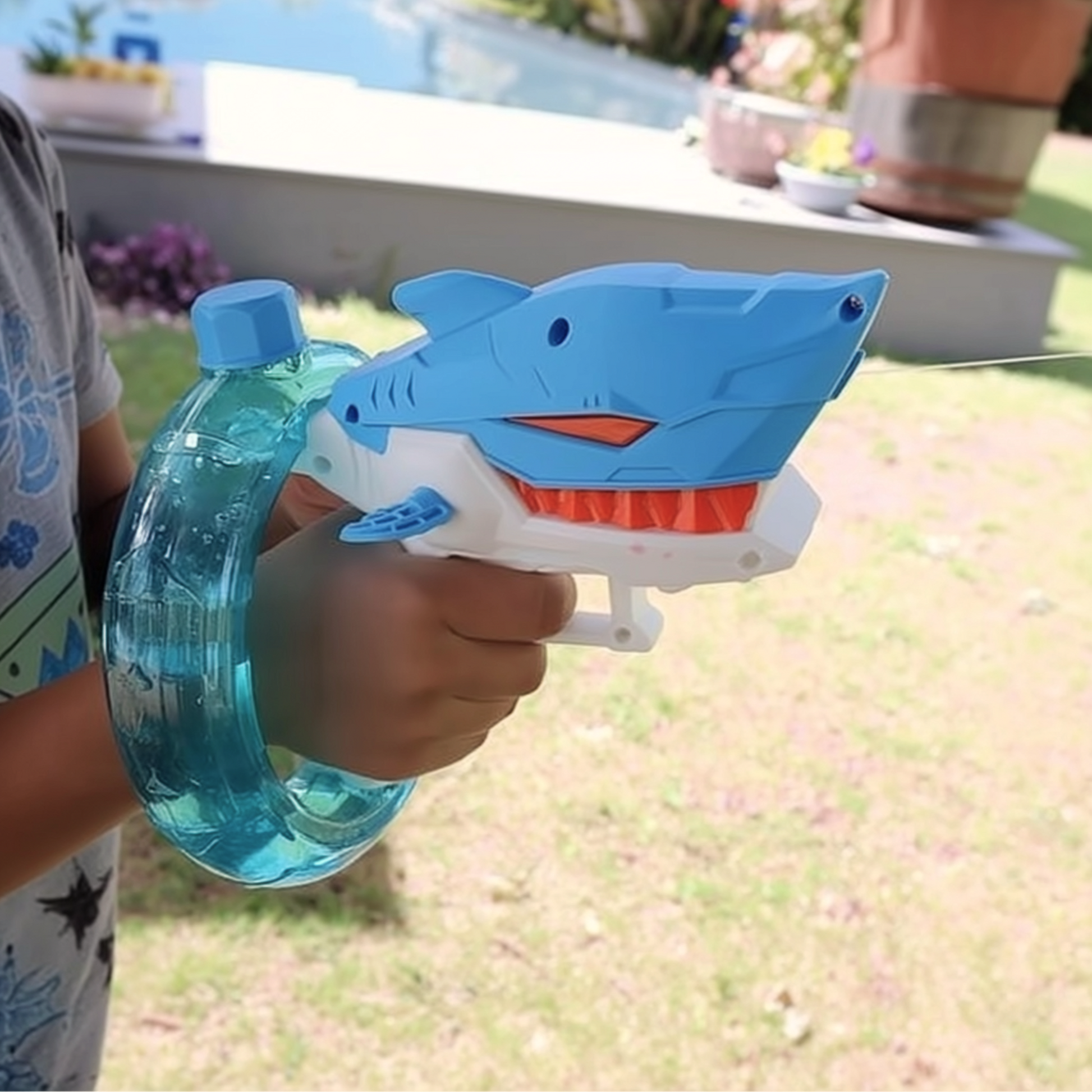 Pistola de Agua Automática Shark